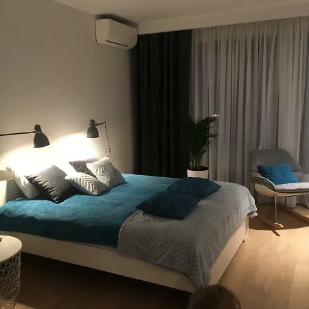 In The Gantry Hall - W19 *